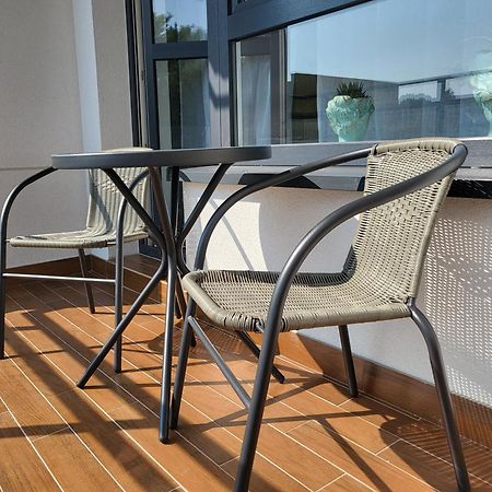 Apartment Przyfabryczny Ksiezy Mlyn - Bezplatny Garaz - Klimatyzacja - Fv Lodz  Ngoại thất bức ảnh