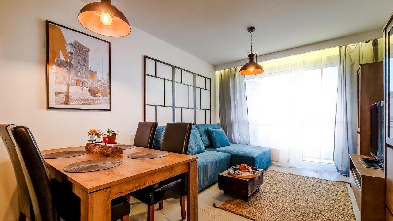 Apartment Przyfabryczny Ksiezy Mlyn - Bezplatny Garaz - Klimatyzacja - Fv Lodz  Ngoại thất bức ảnh