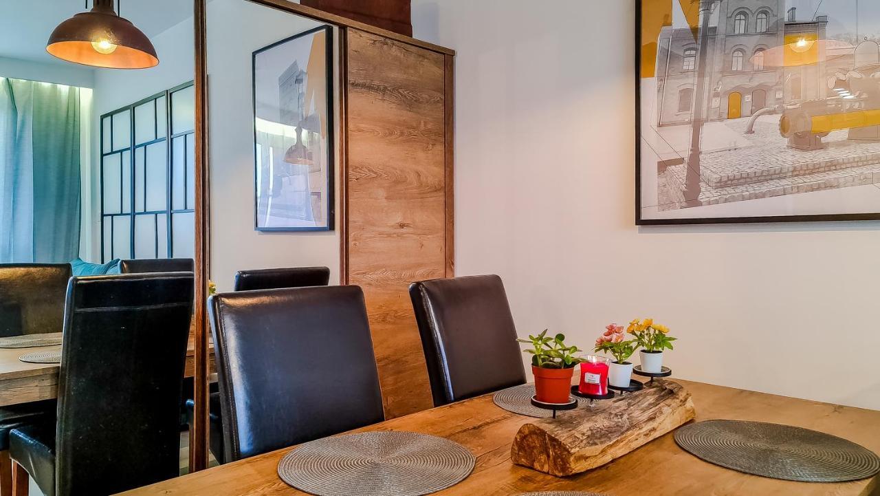 Apartment Przyfabryczny Ksiezy Mlyn - Bezplatny Garaz - Klimatyzacja - Fv Lodz  Ngoại thất bức ảnh