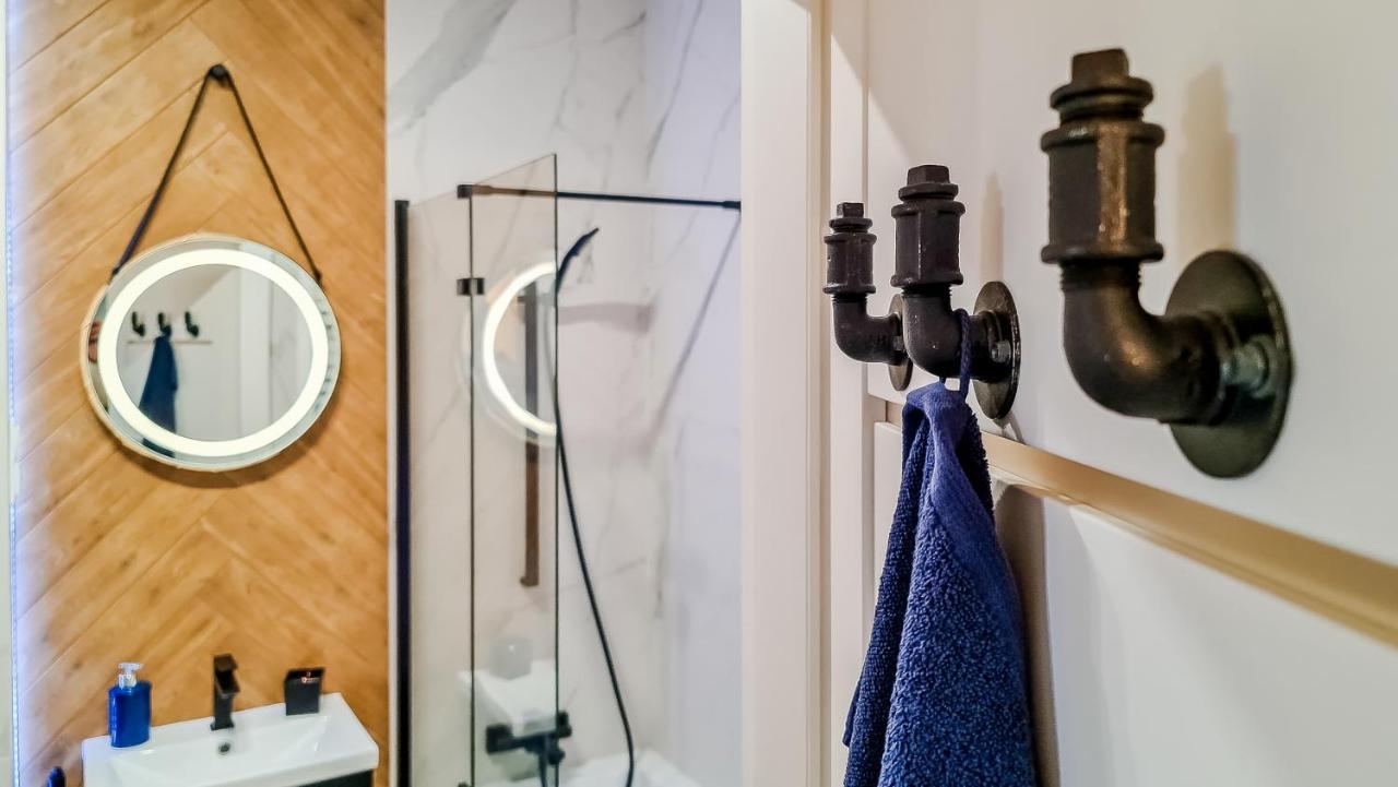 Apartment Przyfabryczny Ksiezy Mlyn - Bezplatny Garaz - Klimatyzacja - Fv Lodz  Ngoại thất bức ảnh